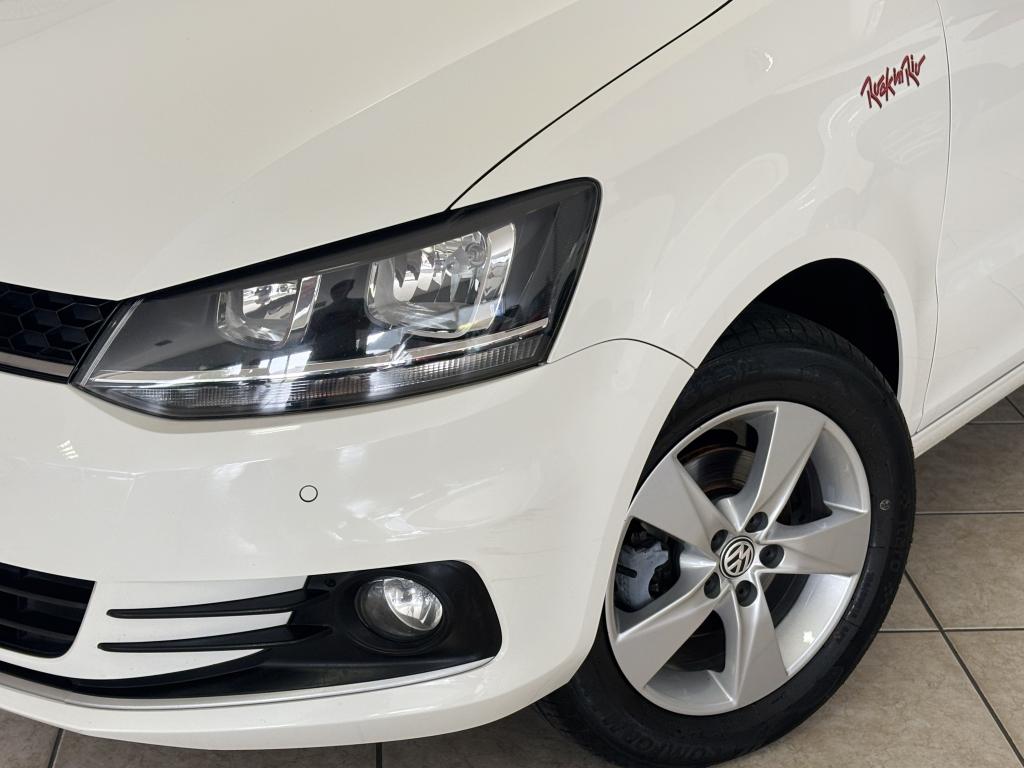 VOLKSWAGEN Fox - Foto