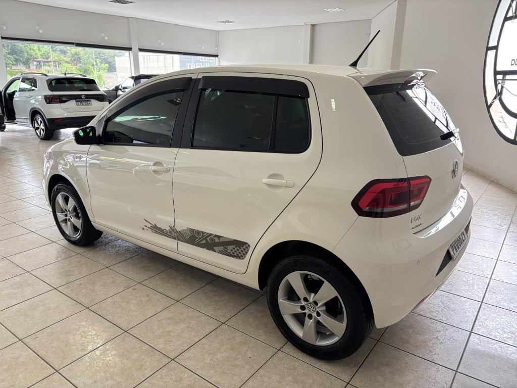 VOLKSWAGEN Fox - Foto