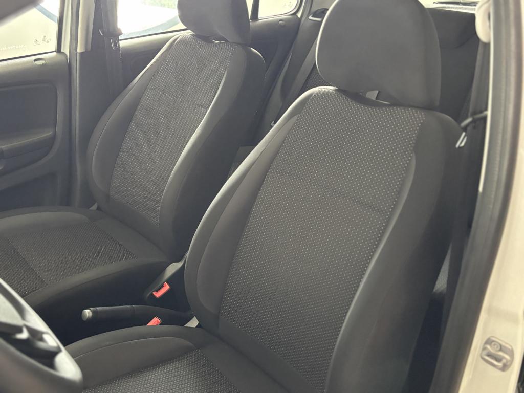 VOLKSWAGEN Fox - Foto