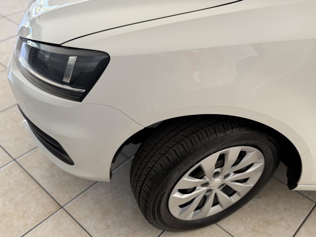 VOLKSWAGEN Fox - Foto