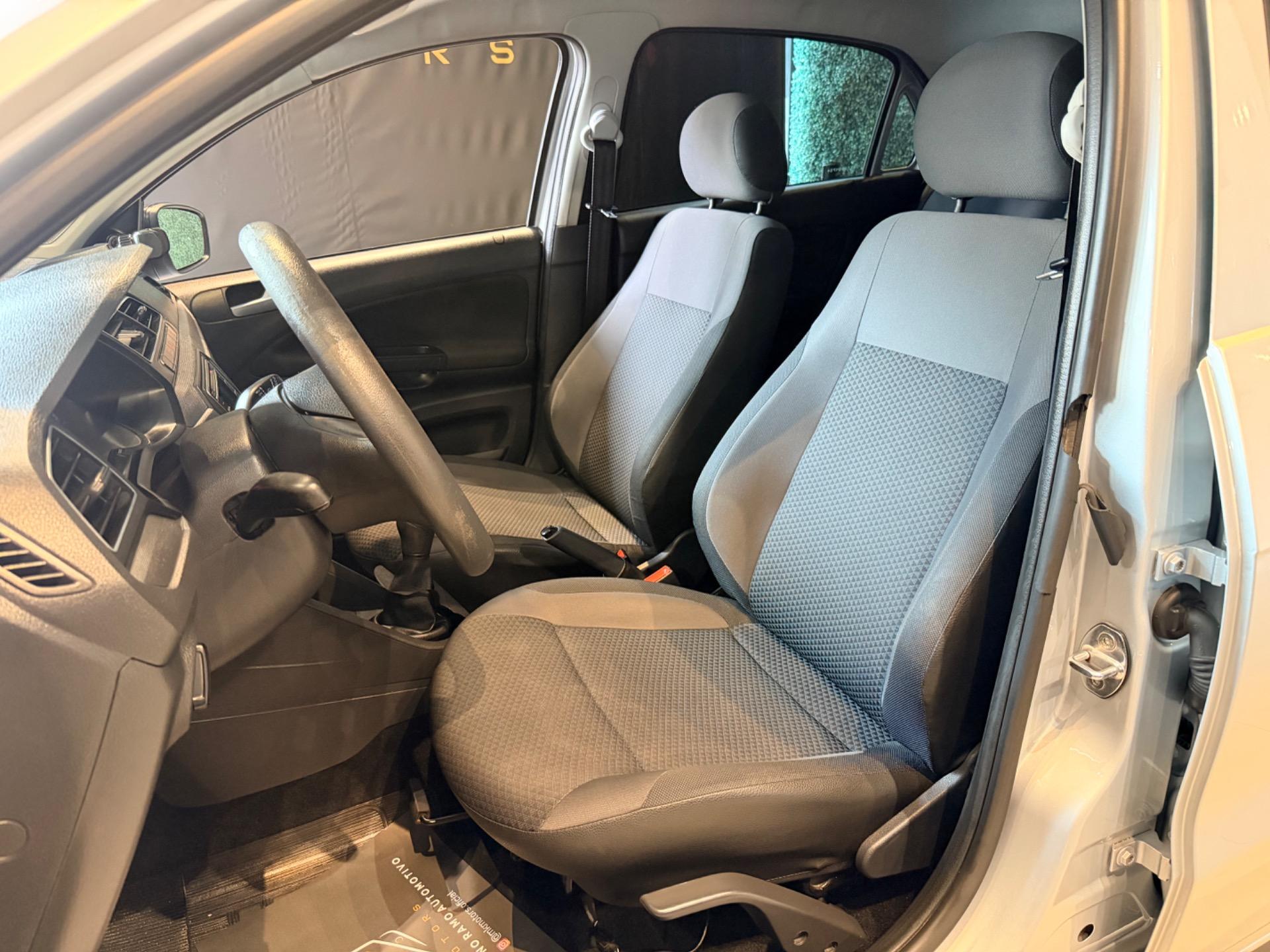 VOLKSWAGEN Gol - Foto