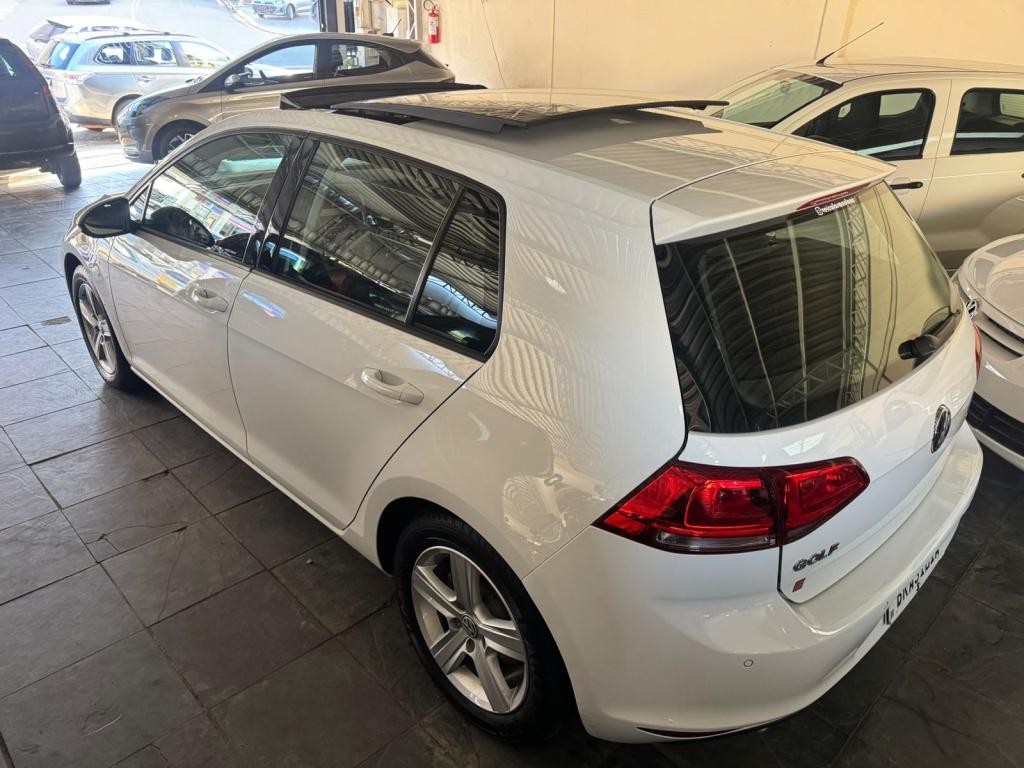 VOLKSWAGEN Golf - Foto