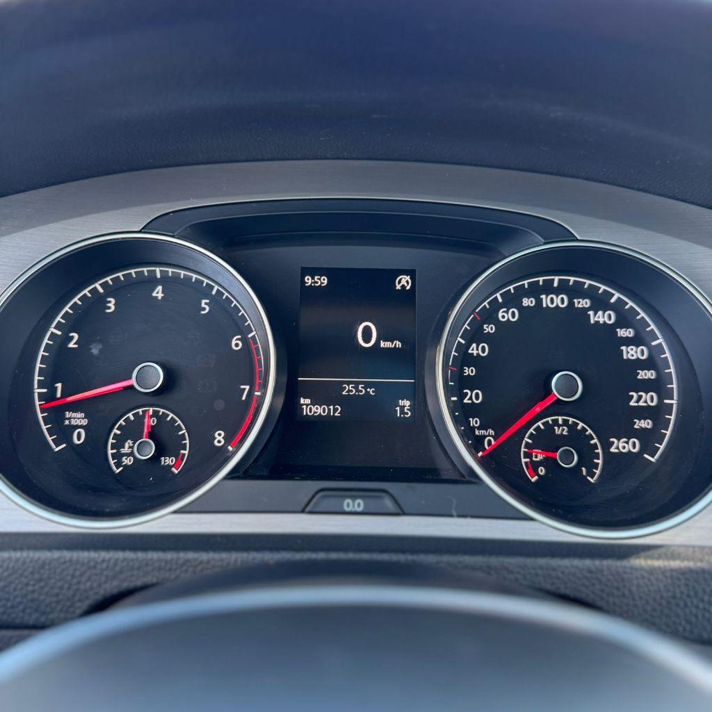 VOLKSWAGEN Golf - Foto