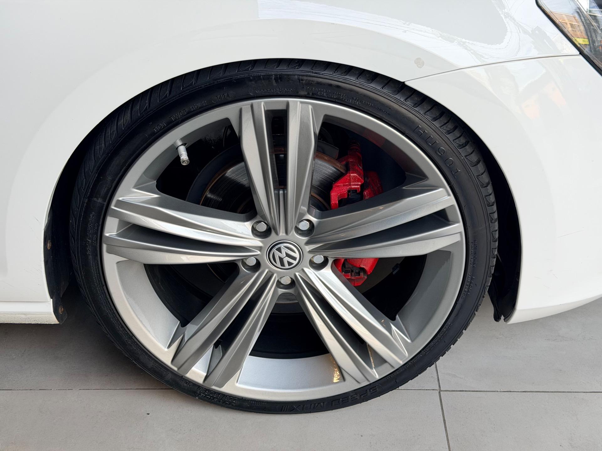 VOLKSWAGEN Golf - Foto