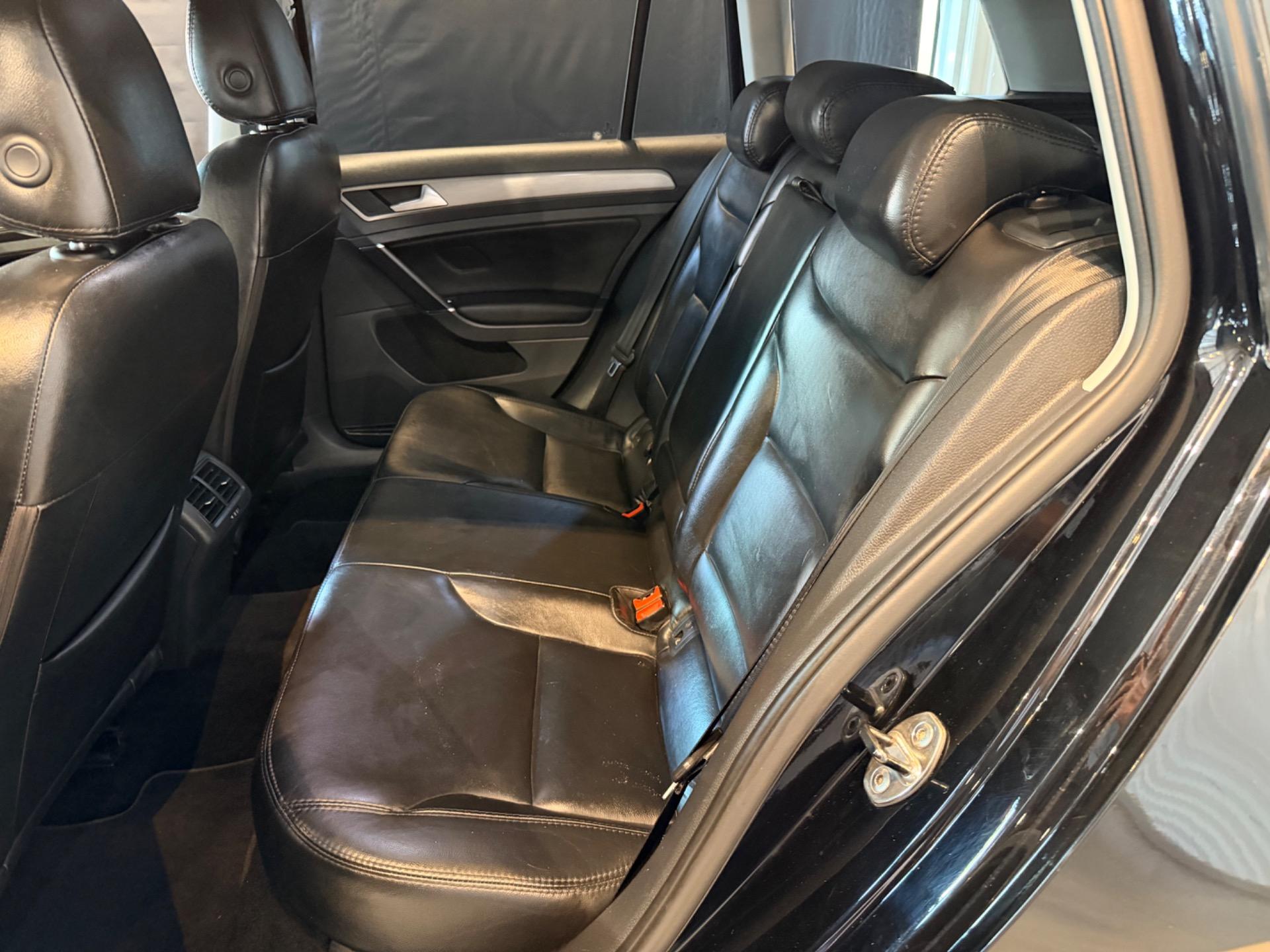 VOLKSWAGEN Golf - Foto