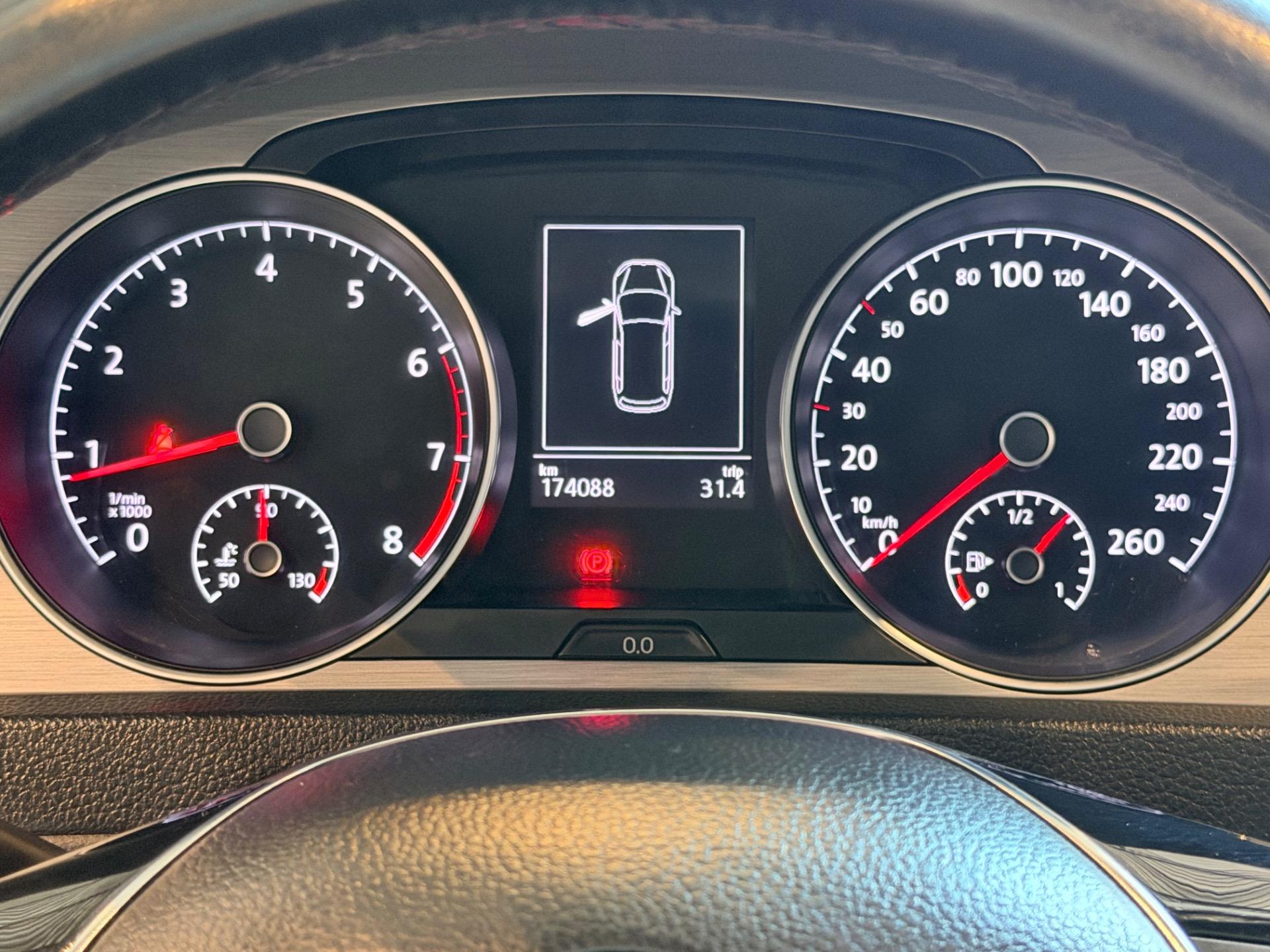 VOLKSWAGEN Golf - Foto