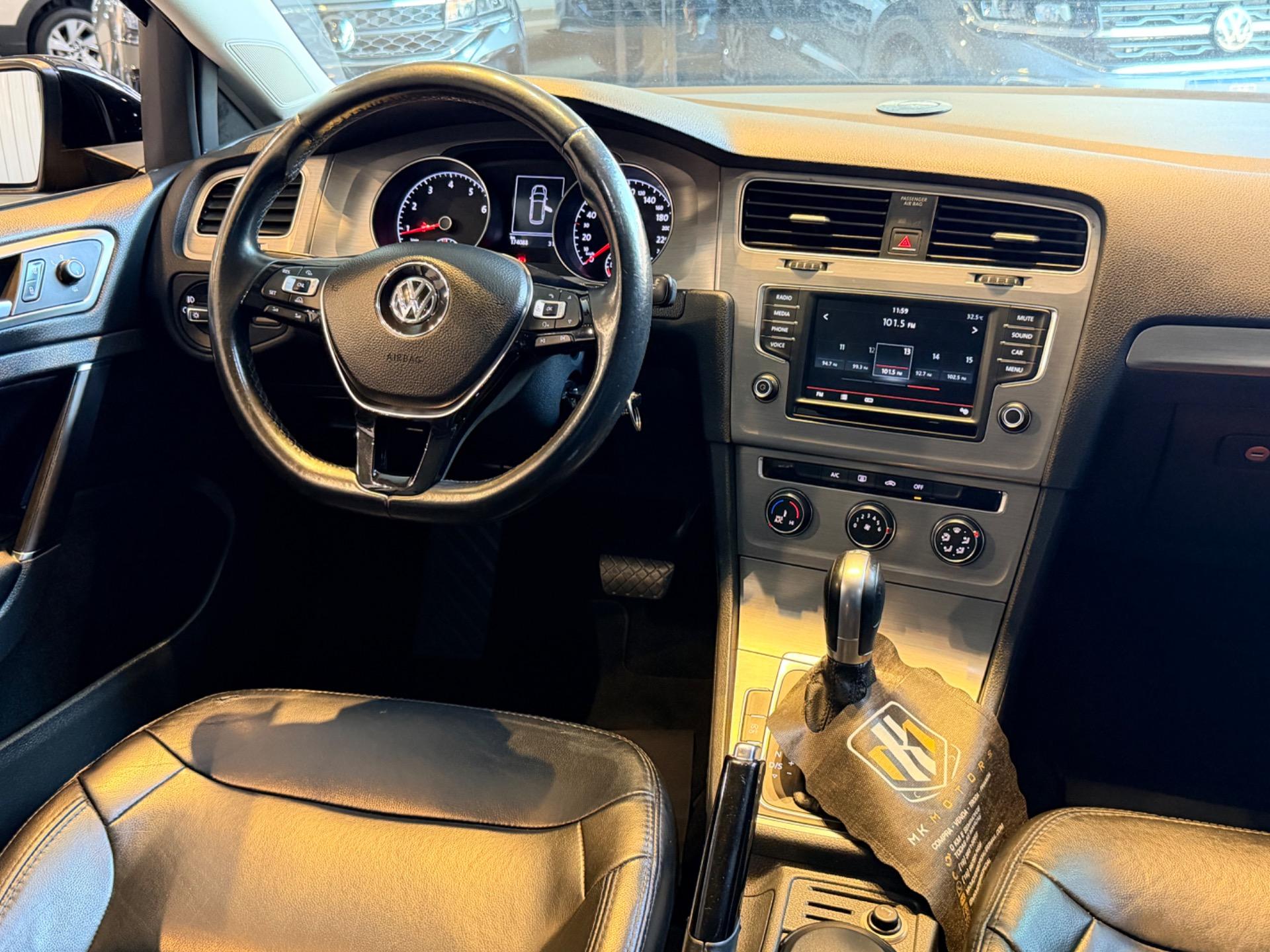 VOLKSWAGEN Golf - Foto