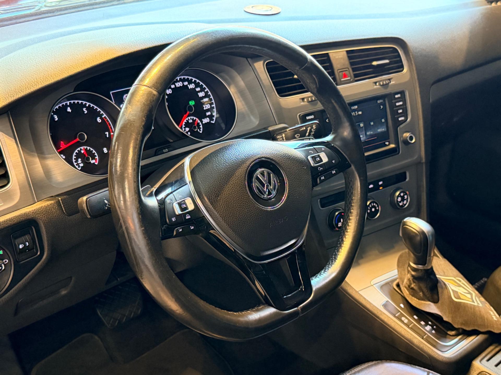 VOLKSWAGEN Golf - Foto