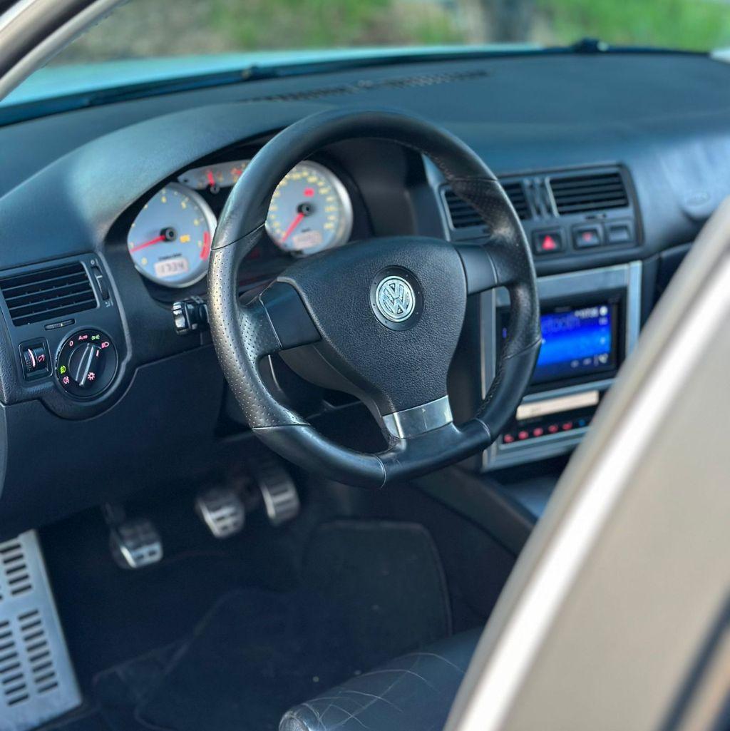 VOLKSWAGEN Golf - Foto