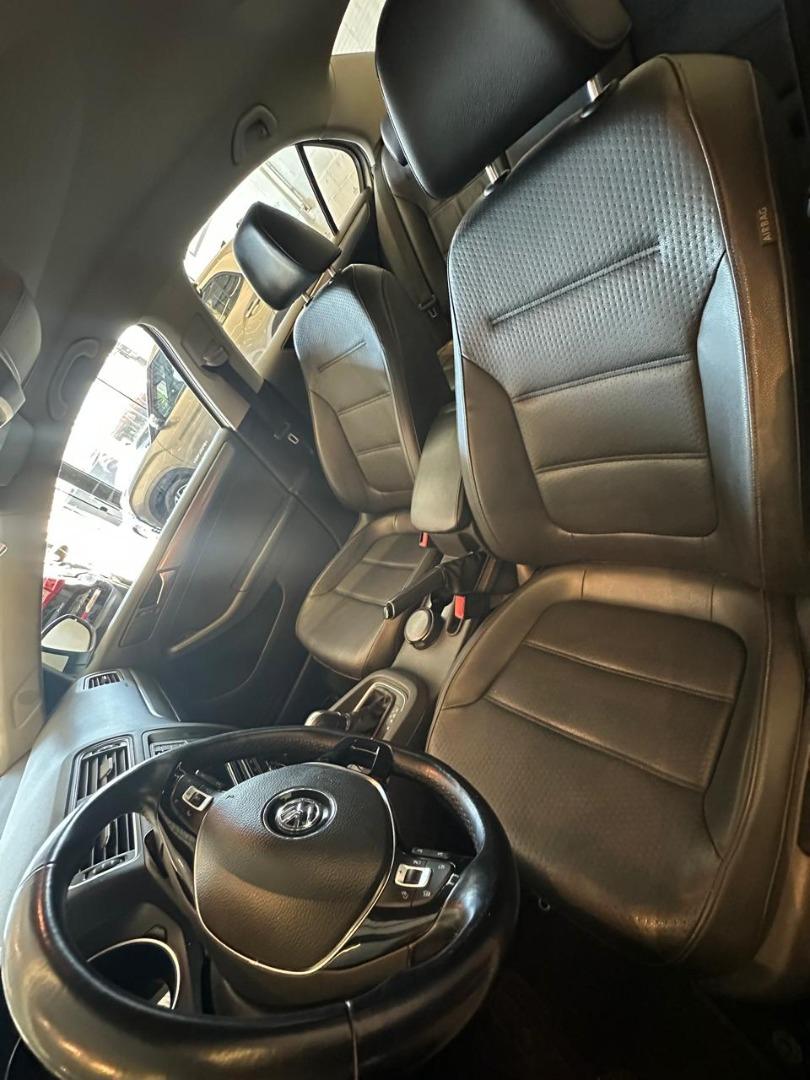 VOLKSWAGEN Jetta - Foto