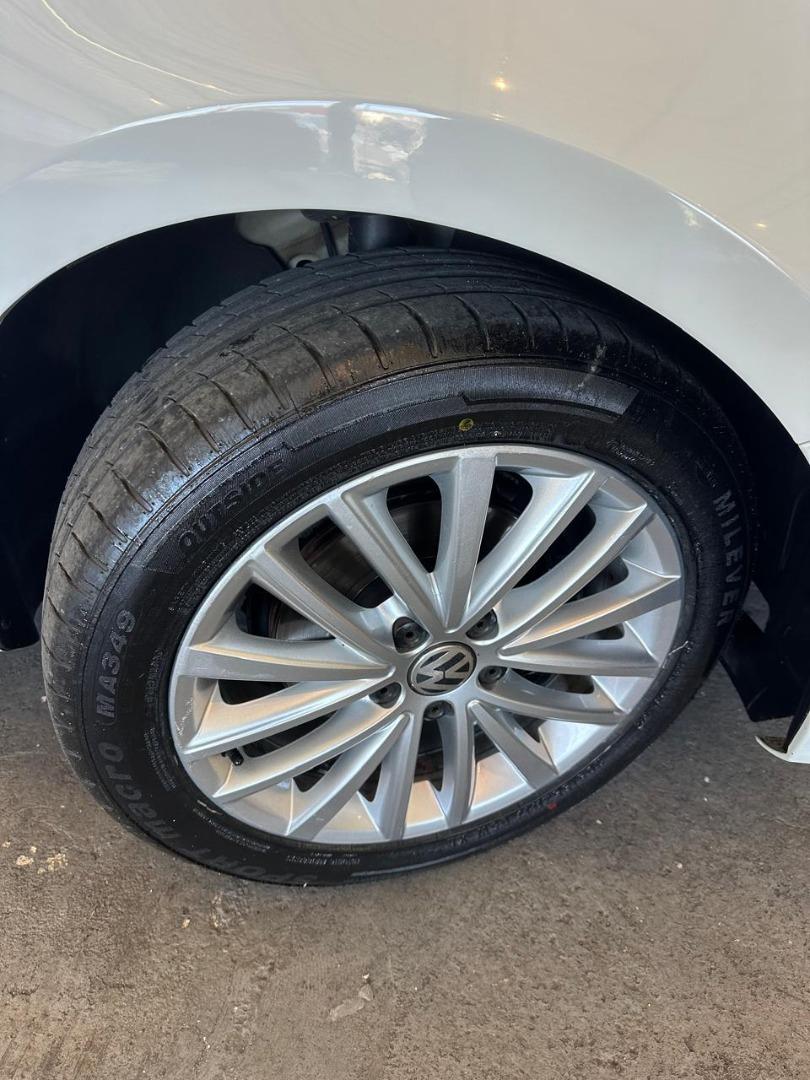 VOLKSWAGEN Jetta - Foto