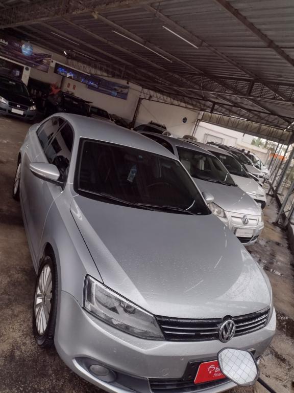 VOLKSWAGEN Jetta - Foto