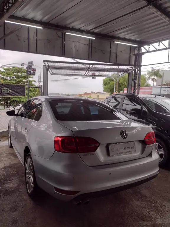 VOLKSWAGEN Jetta - Foto