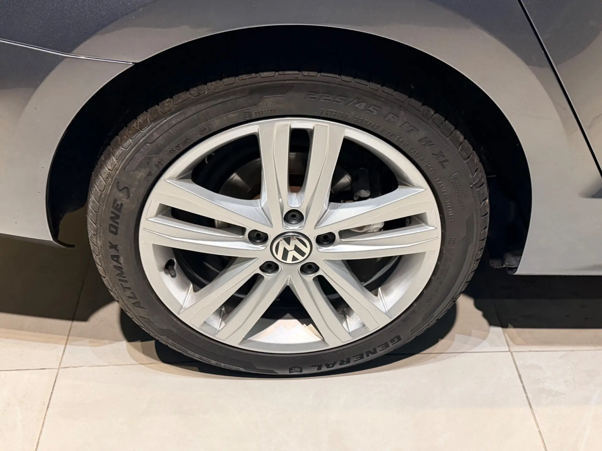 VOLKSWAGEN Jetta - Foto