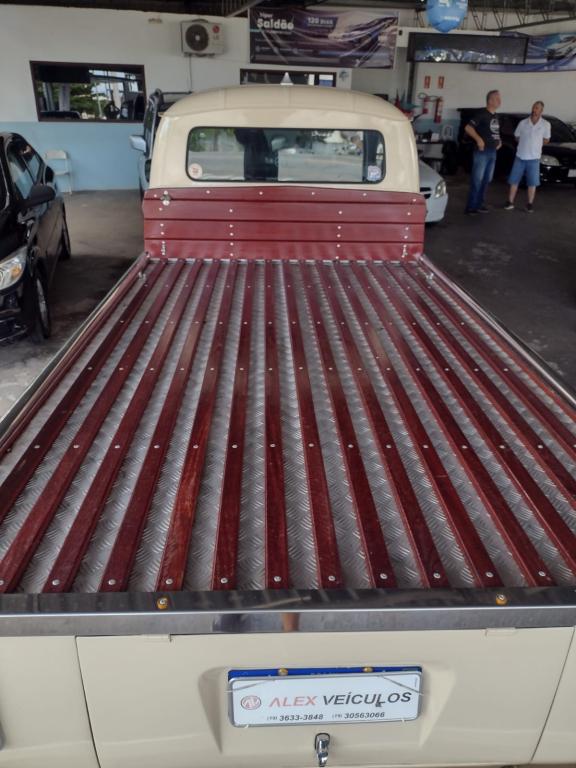 VOLKSWAGEN Kombi