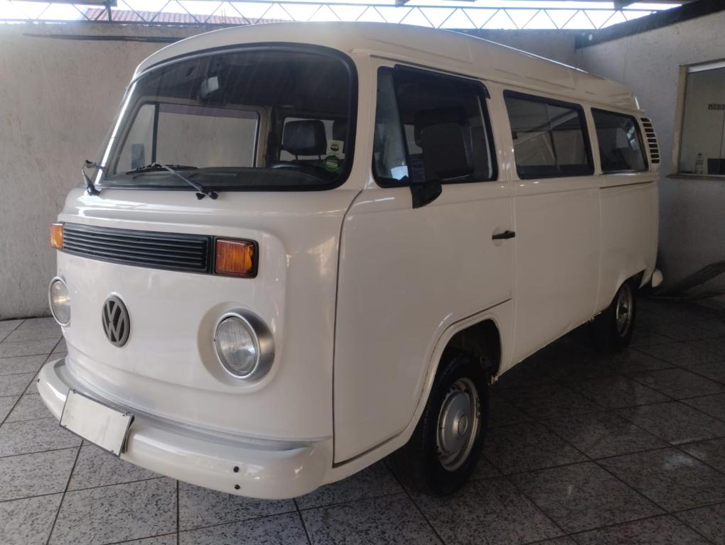 VOLKSWAGEN Kombi
