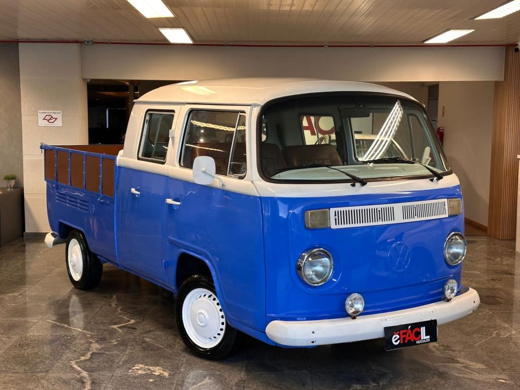 VOLKSWAGEN Kombi