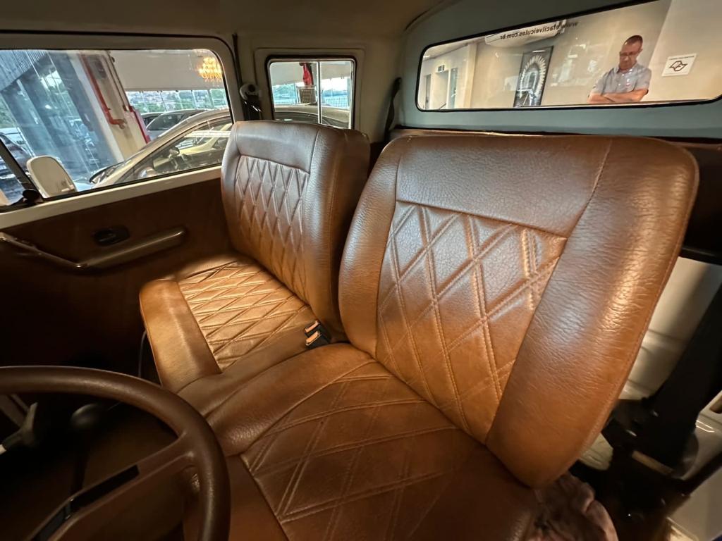 VOLKSWAGEN Kombi - Foto