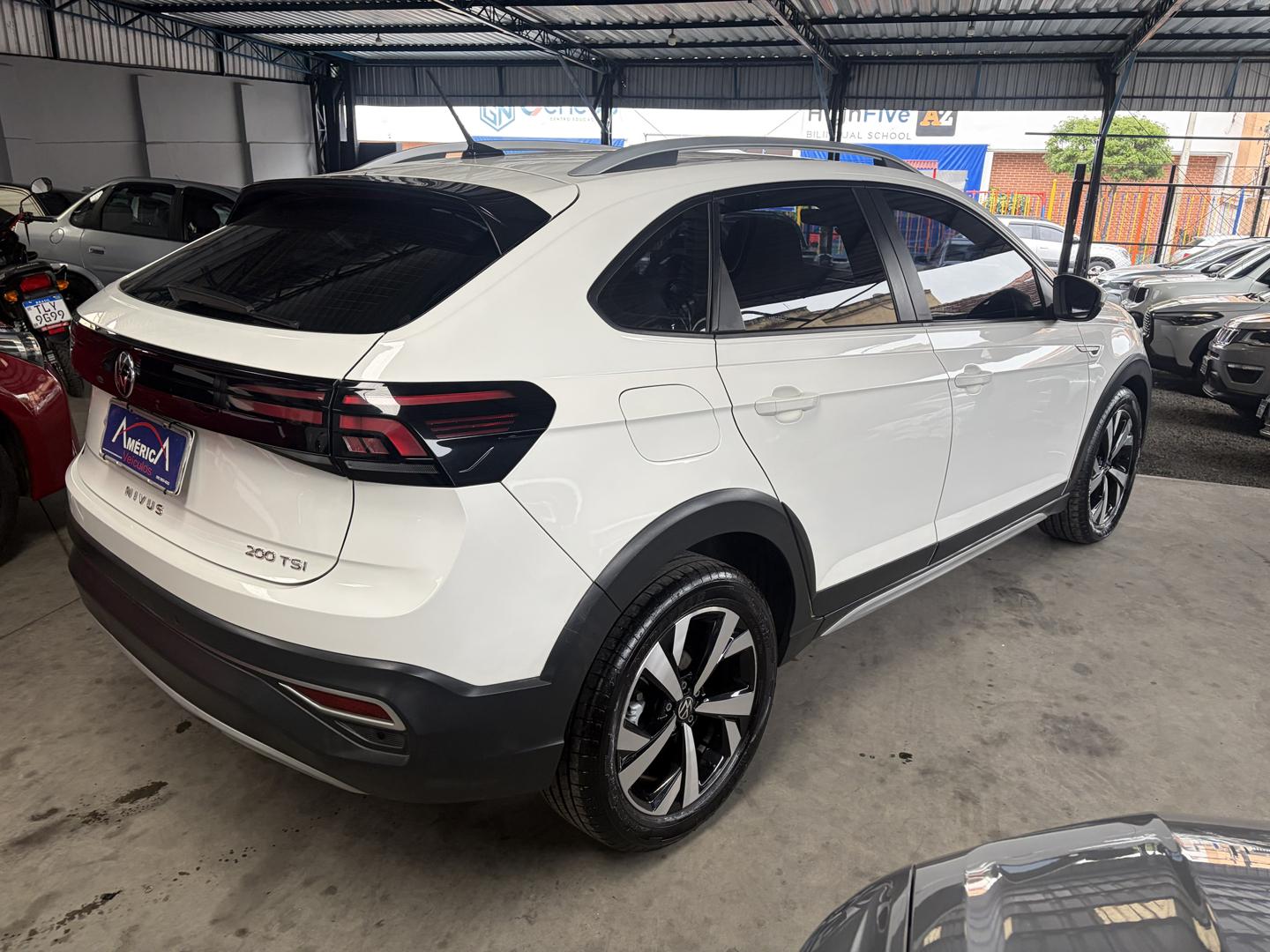 VOLKSWAGEN Nivus - Foto