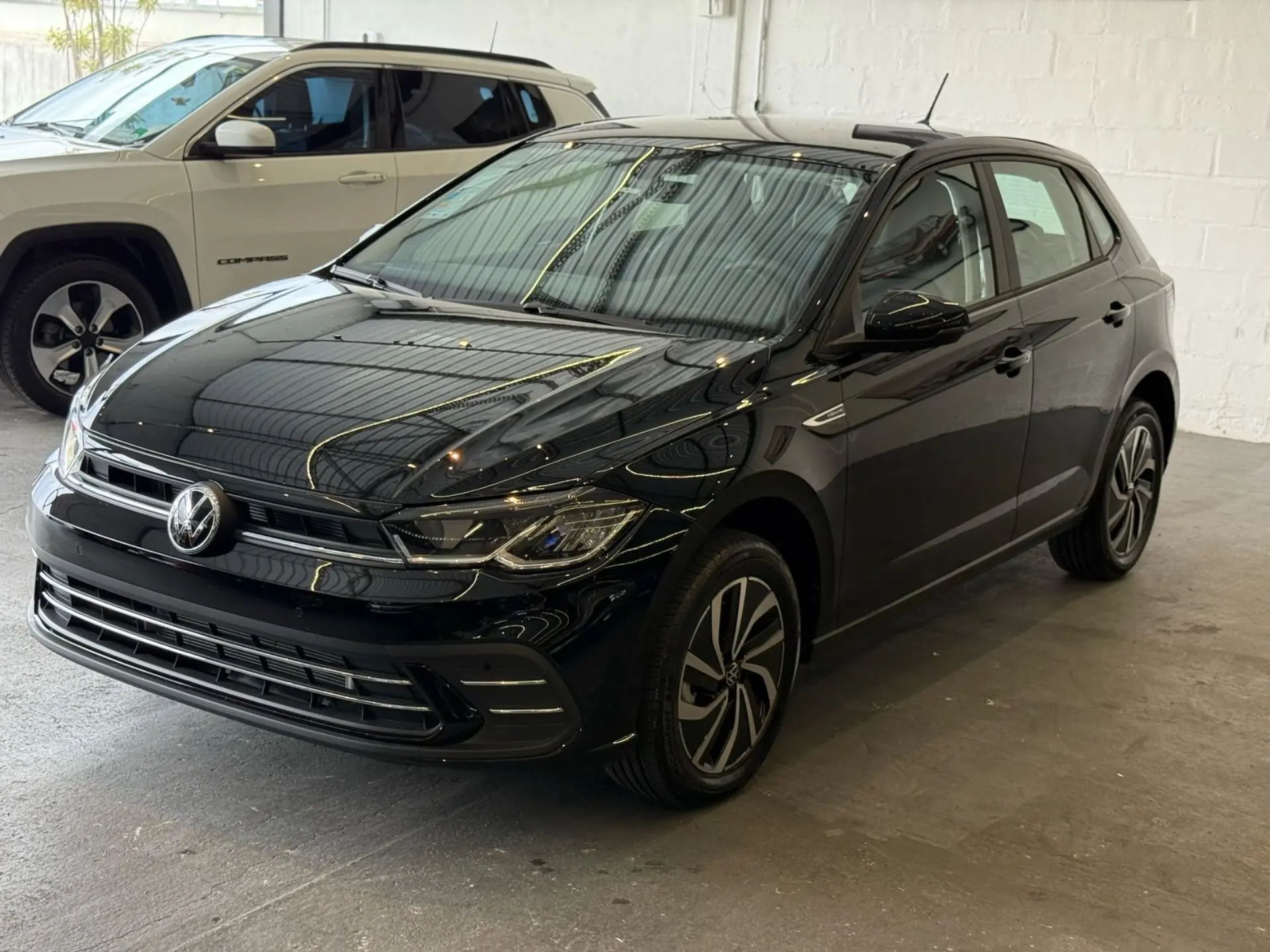 VOLKSWAGEN Polo Hatch - Foto