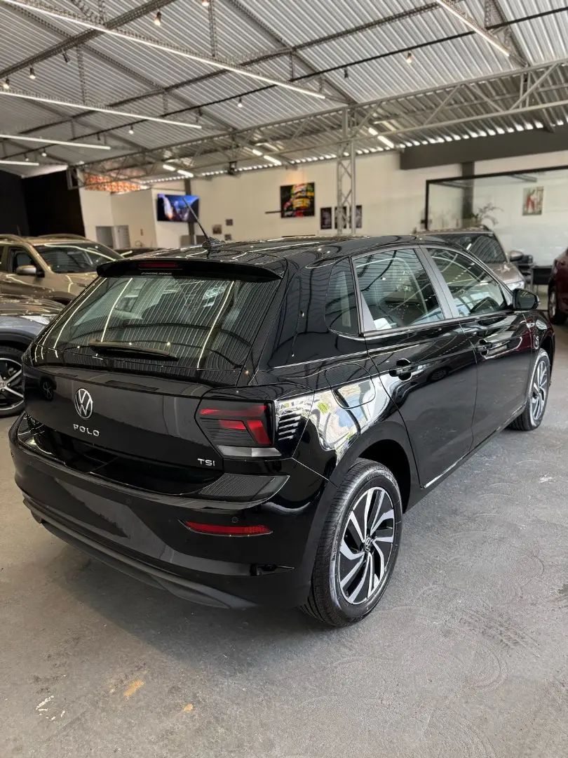 VOLKSWAGEN Polo Hatch - Foto