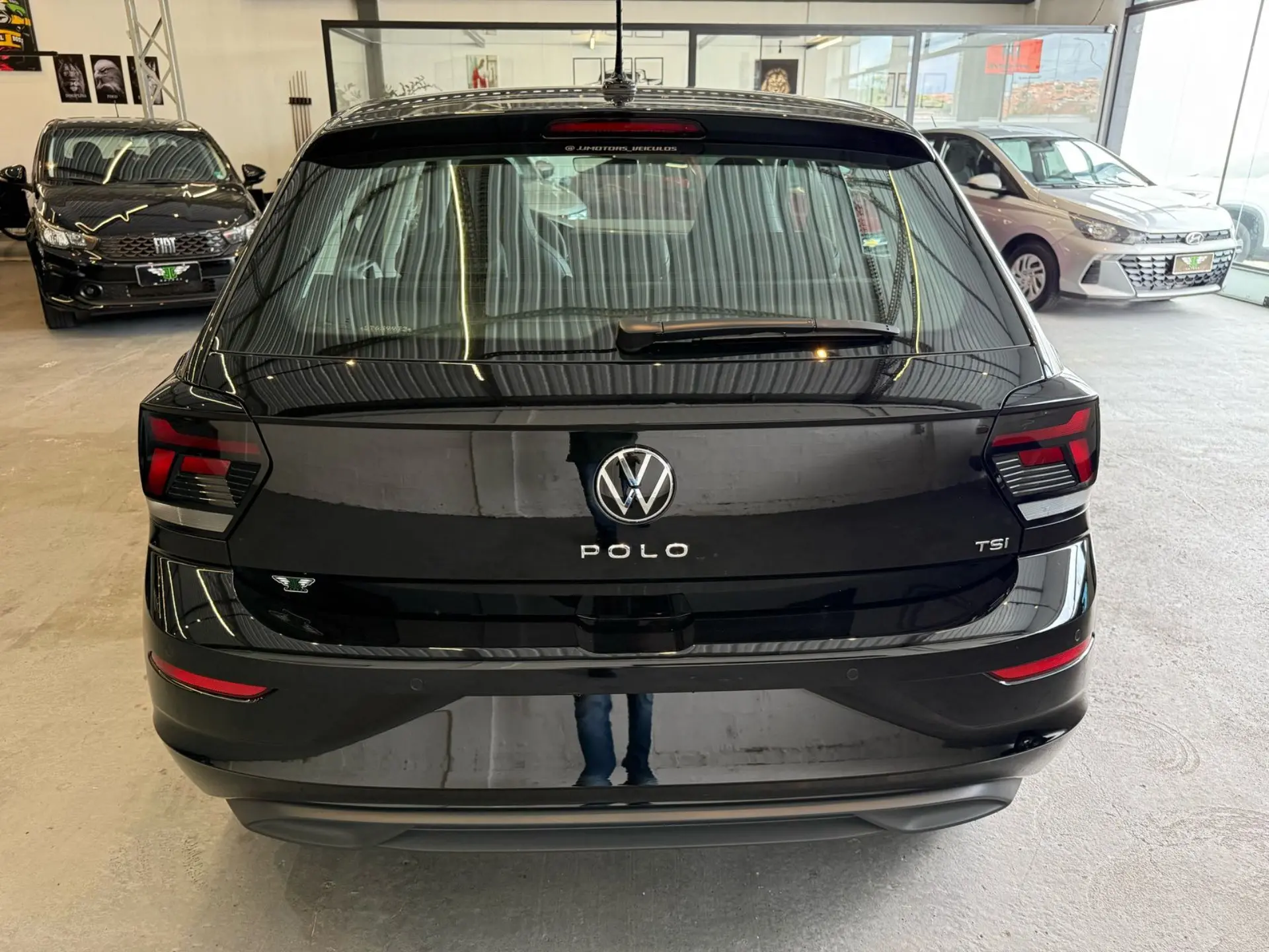 VOLKSWAGEN Polo Hatch - Foto