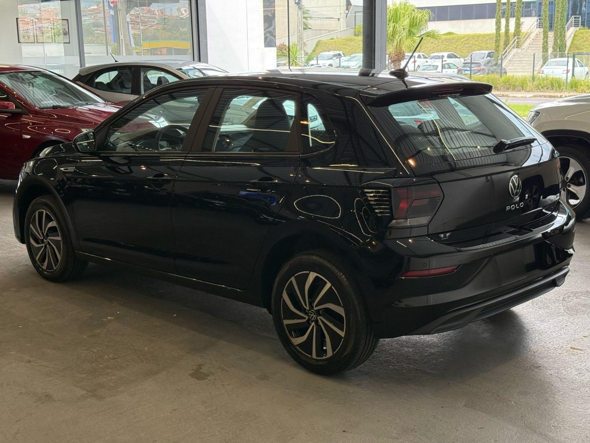 VOLKSWAGEN Polo Hatch - Foto