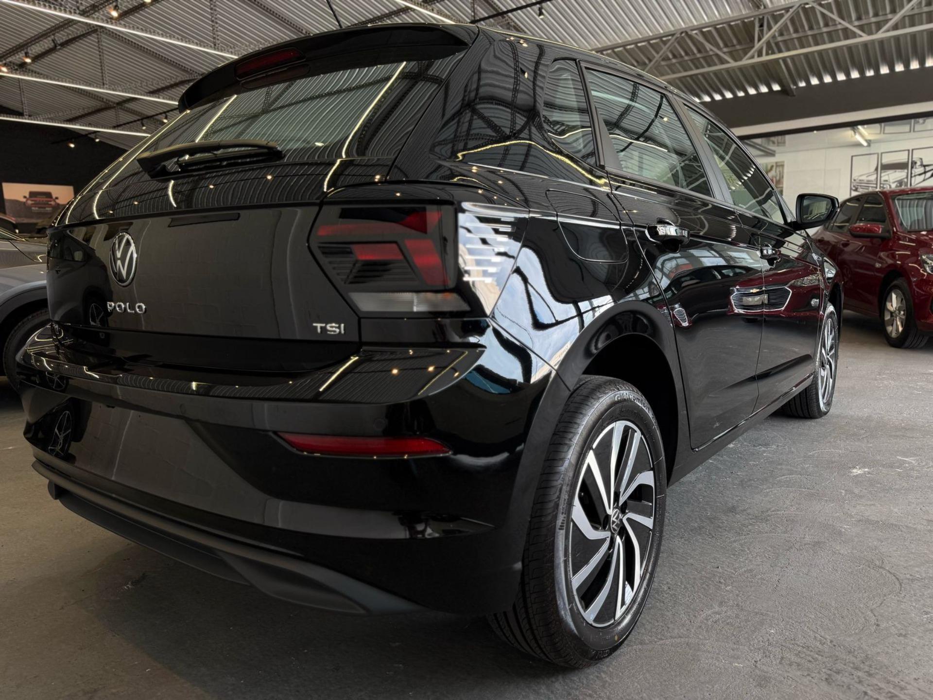 VOLKSWAGEN Polo Hatch - Foto