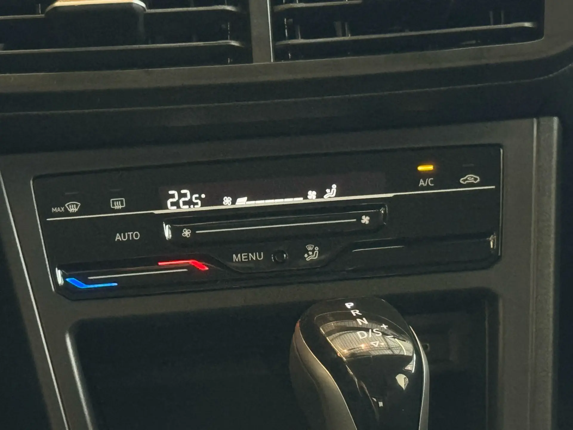 VOLKSWAGEN Polo Hatch - Foto