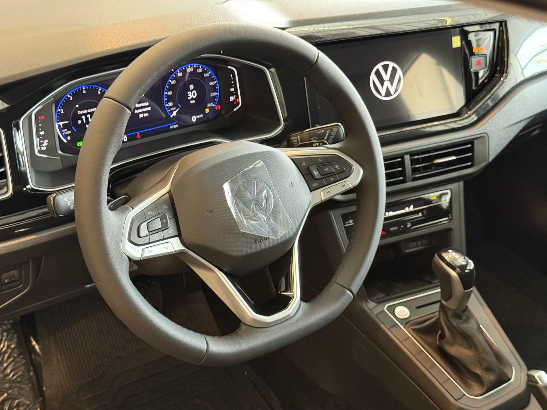 VOLKSWAGEN Polo Hatch - Foto