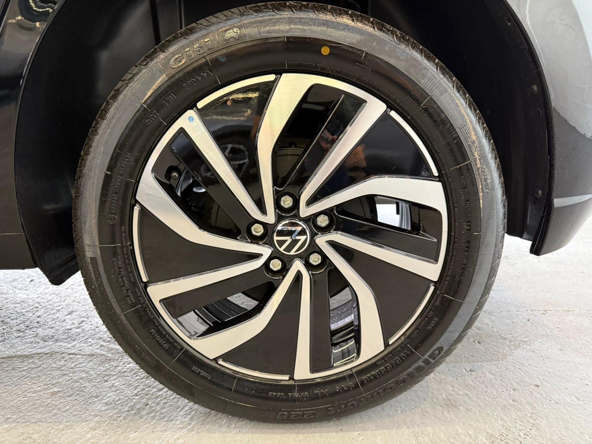 VOLKSWAGEN Polo Hatch - Foto