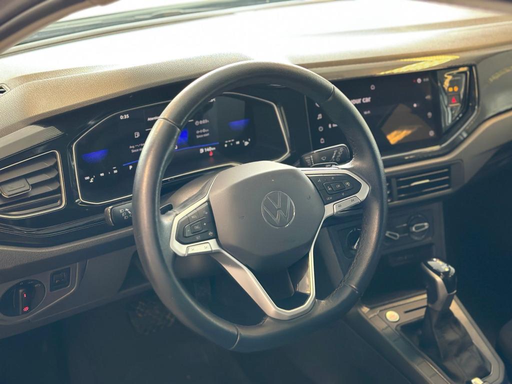 VOLKSWAGEN Polo Hatch - Foto