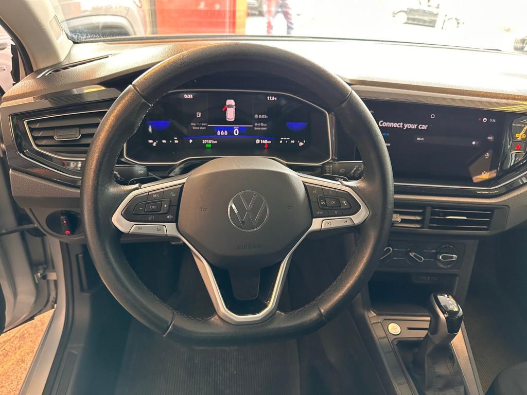 VOLKSWAGEN Polo Hatch - Foto