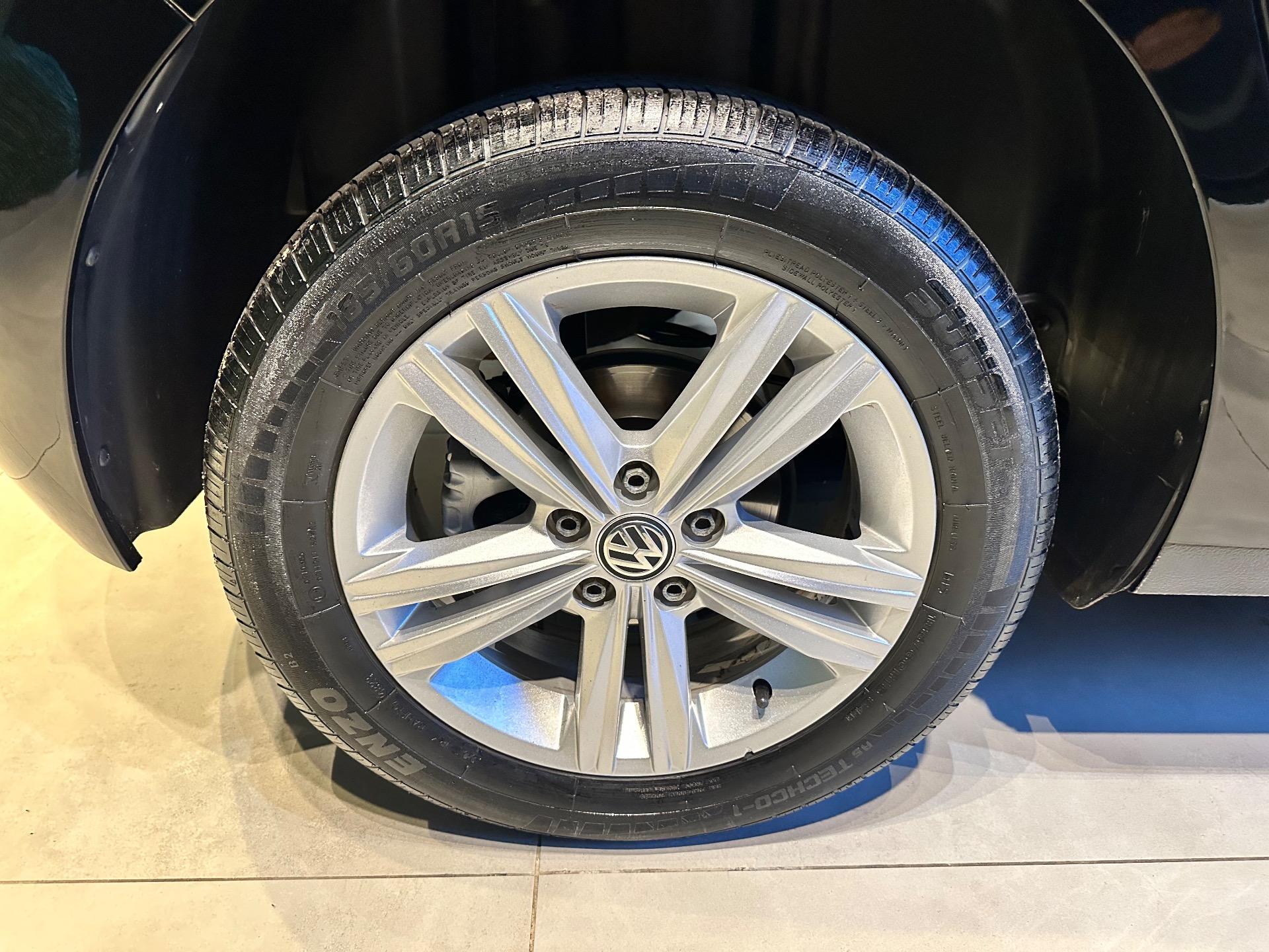 VOLKSWAGEN Polo Hatch - Foto