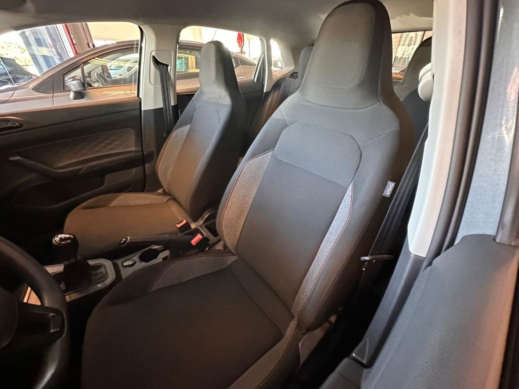 VOLKSWAGEN Polo Hatch - Foto