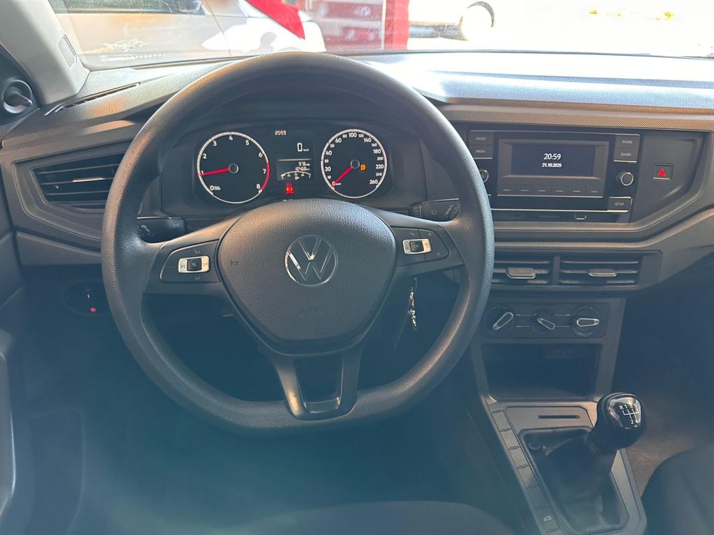 VOLKSWAGEN Polo Hatch - Foto
