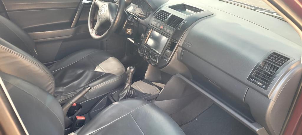 VOLKSWAGEN Polo Hatch - Foto