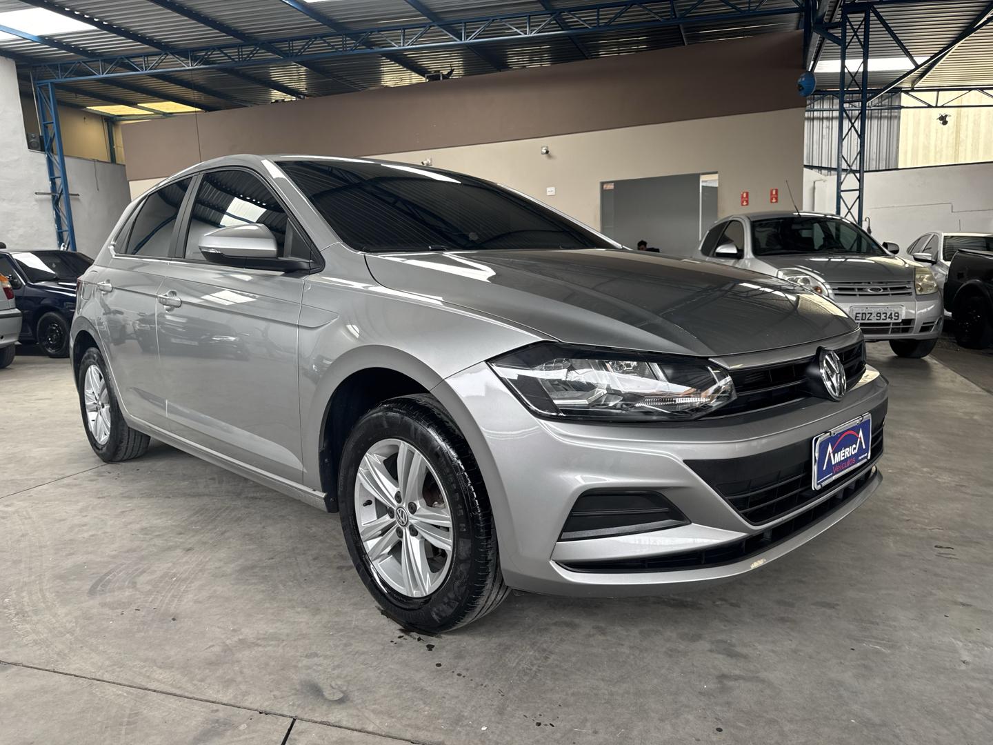 VOLKSWAGEN Polo Hatch - Foto