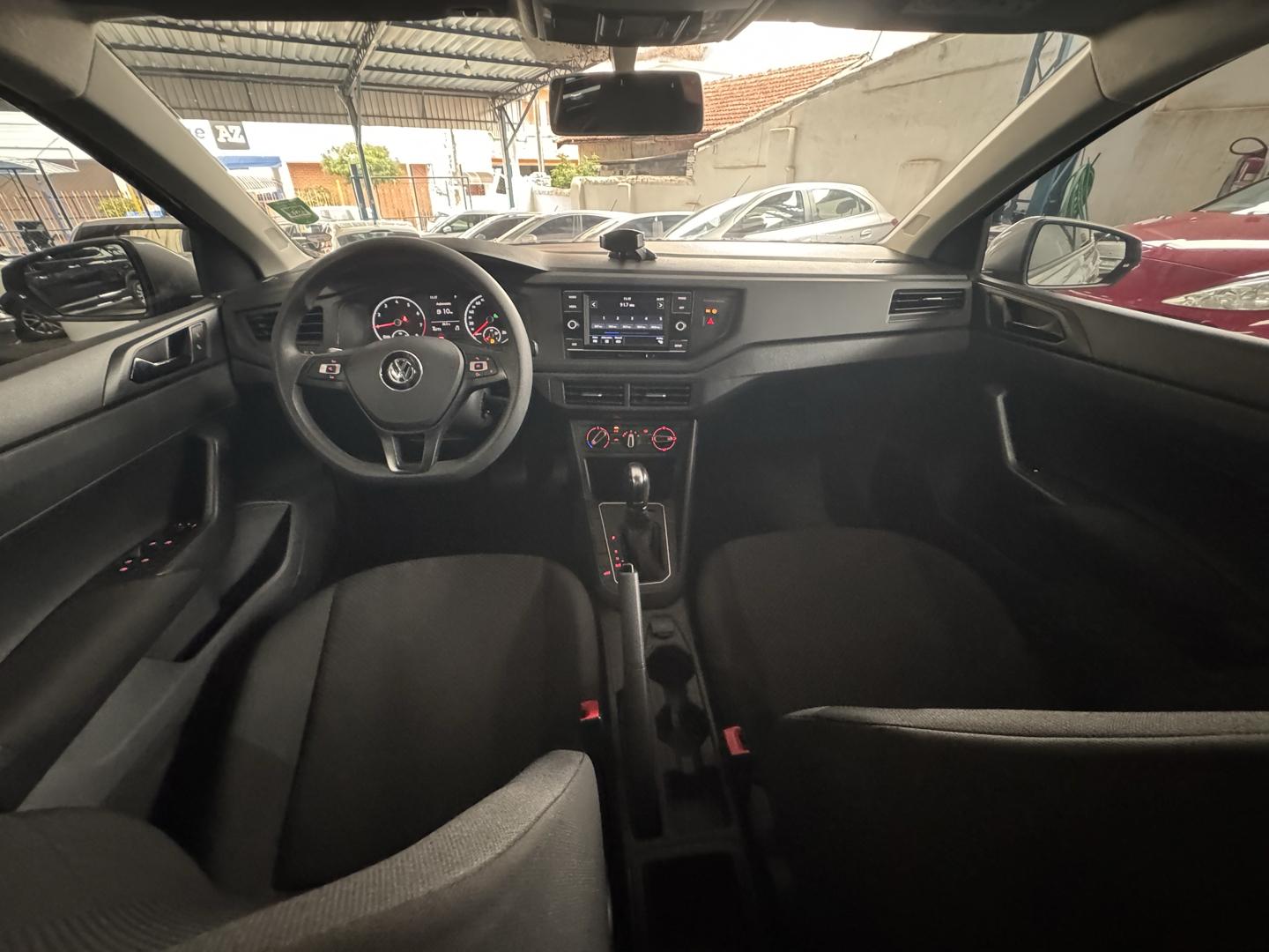 VOLKSWAGEN Polo Hatch - Foto