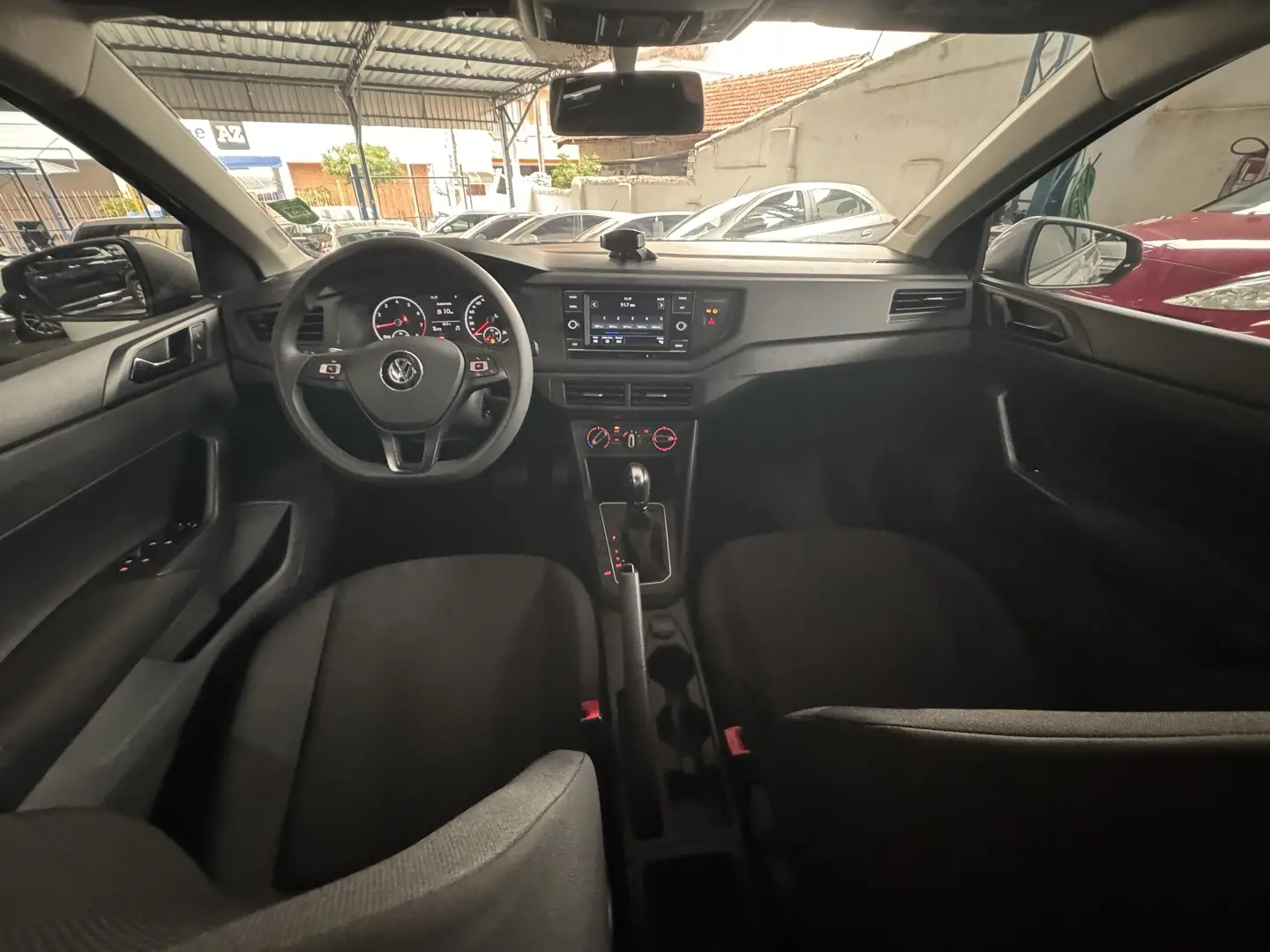 VOLKSWAGEN Polo Hatch - Foto