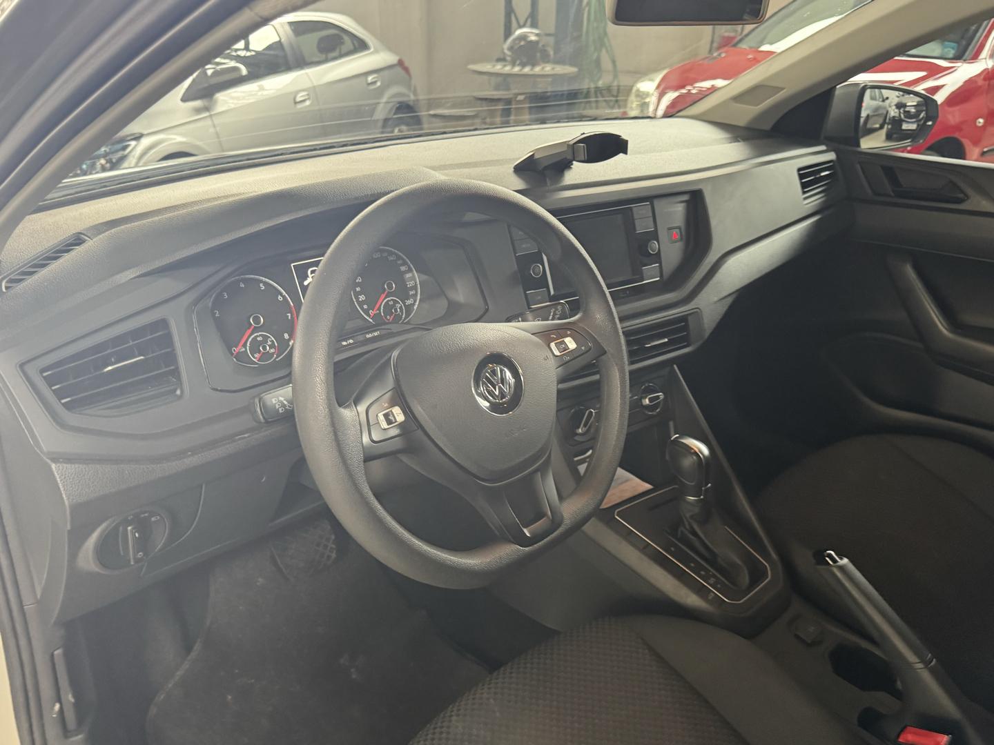 VOLKSWAGEN Polo Hatch - Foto