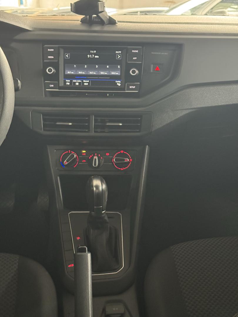 VOLKSWAGEN Polo Hatch - Foto