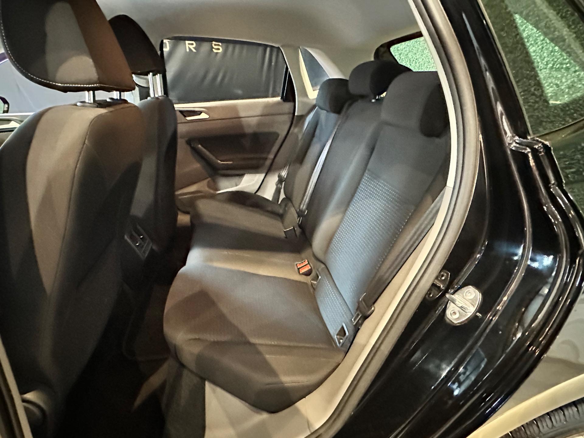 VOLKSWAGEN Polo Hatch - Foto