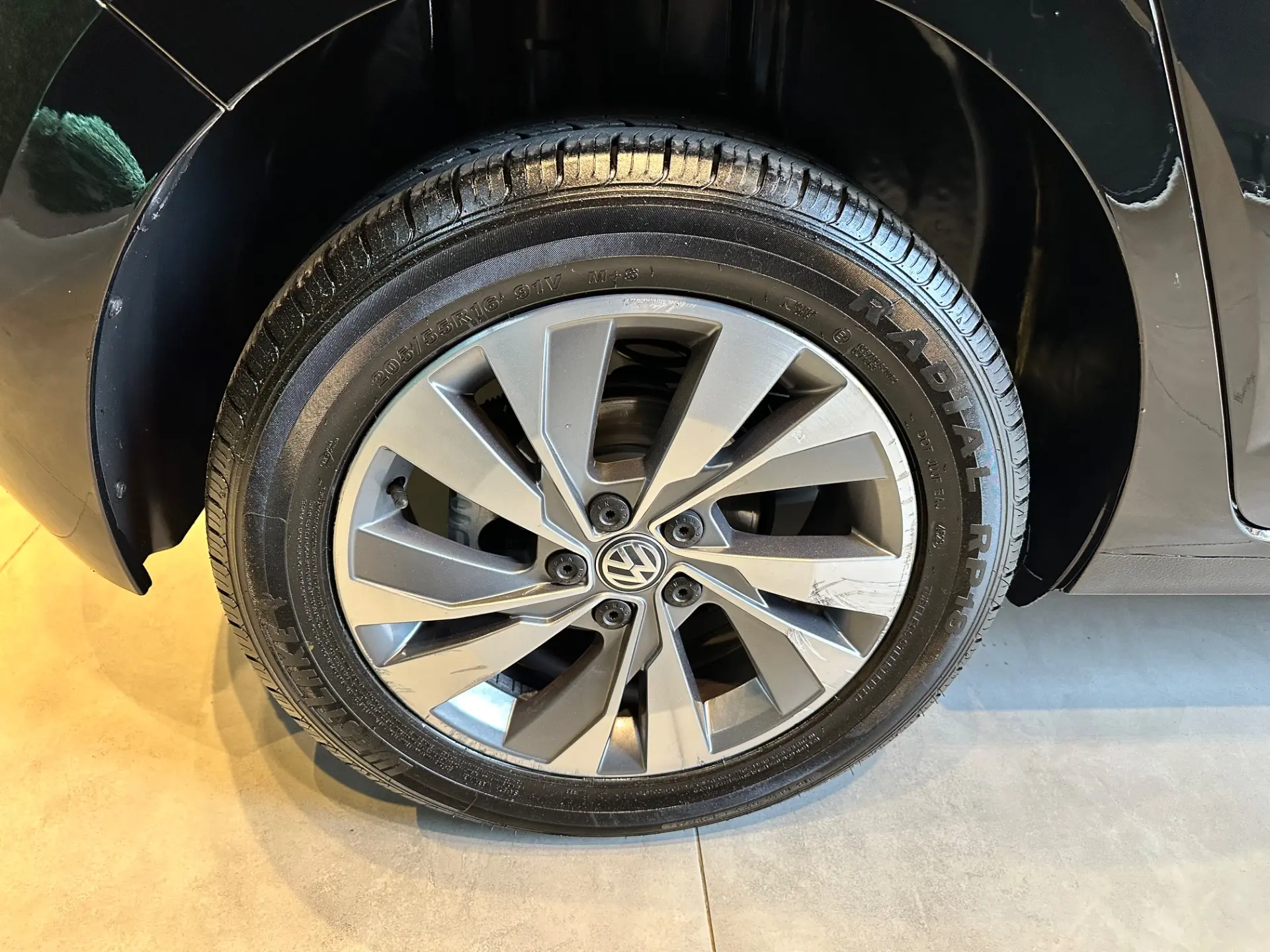 VOLKSWAGEN Polo Hatch - Foto