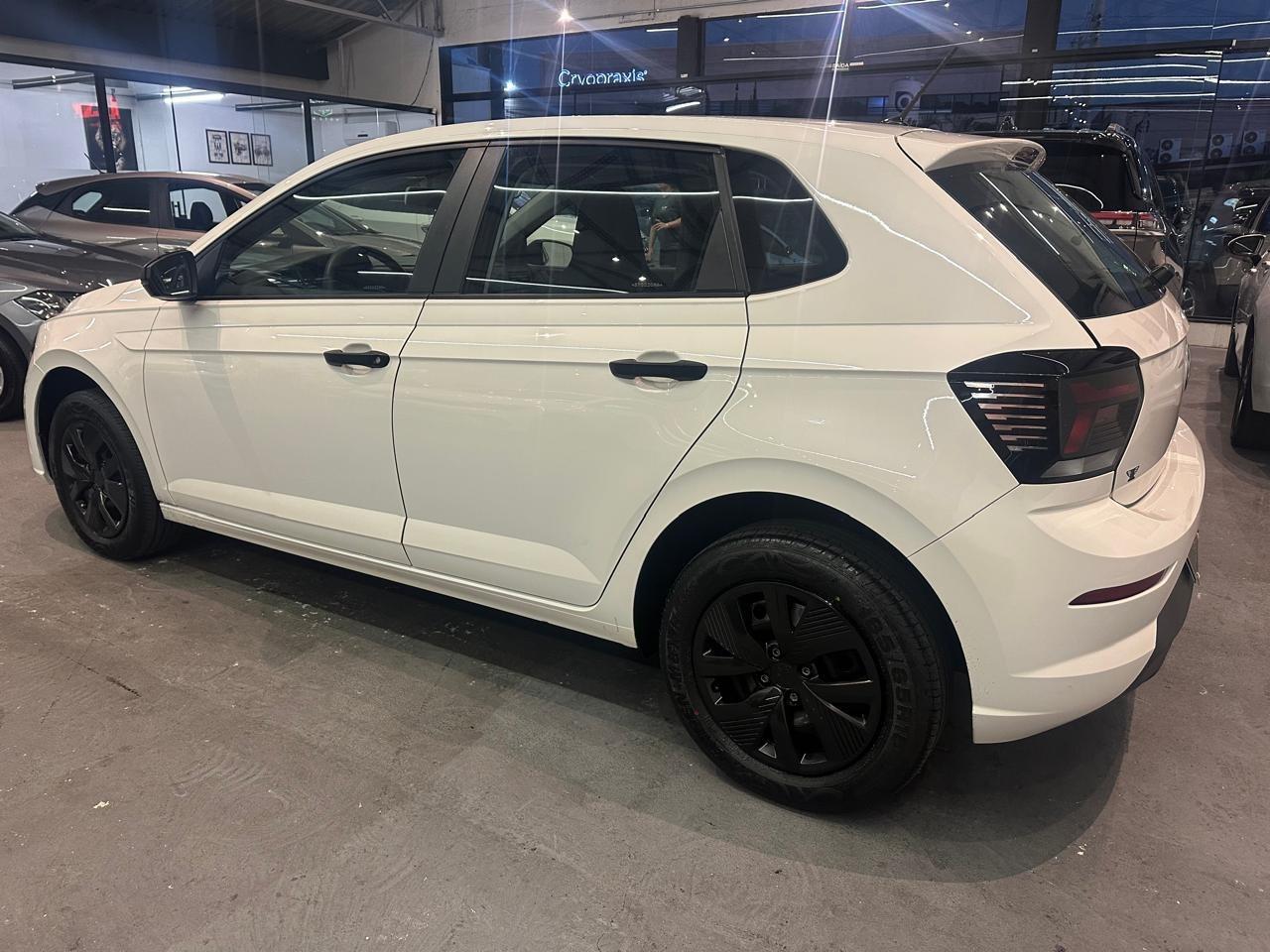 VOLKSWAGEN Polo Hatch - Foto