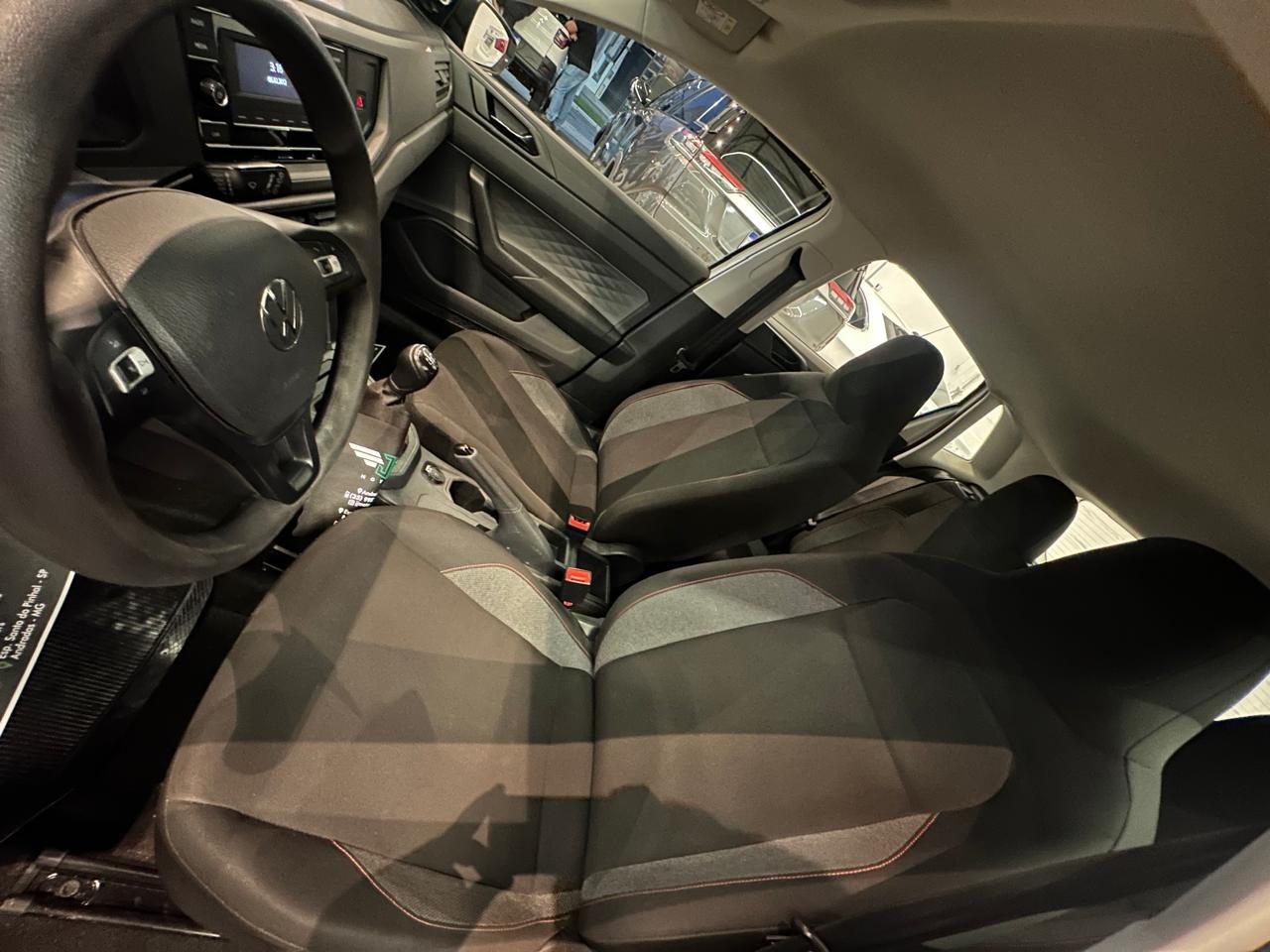 VOLKSWAGEN Polo Hatch - Foto