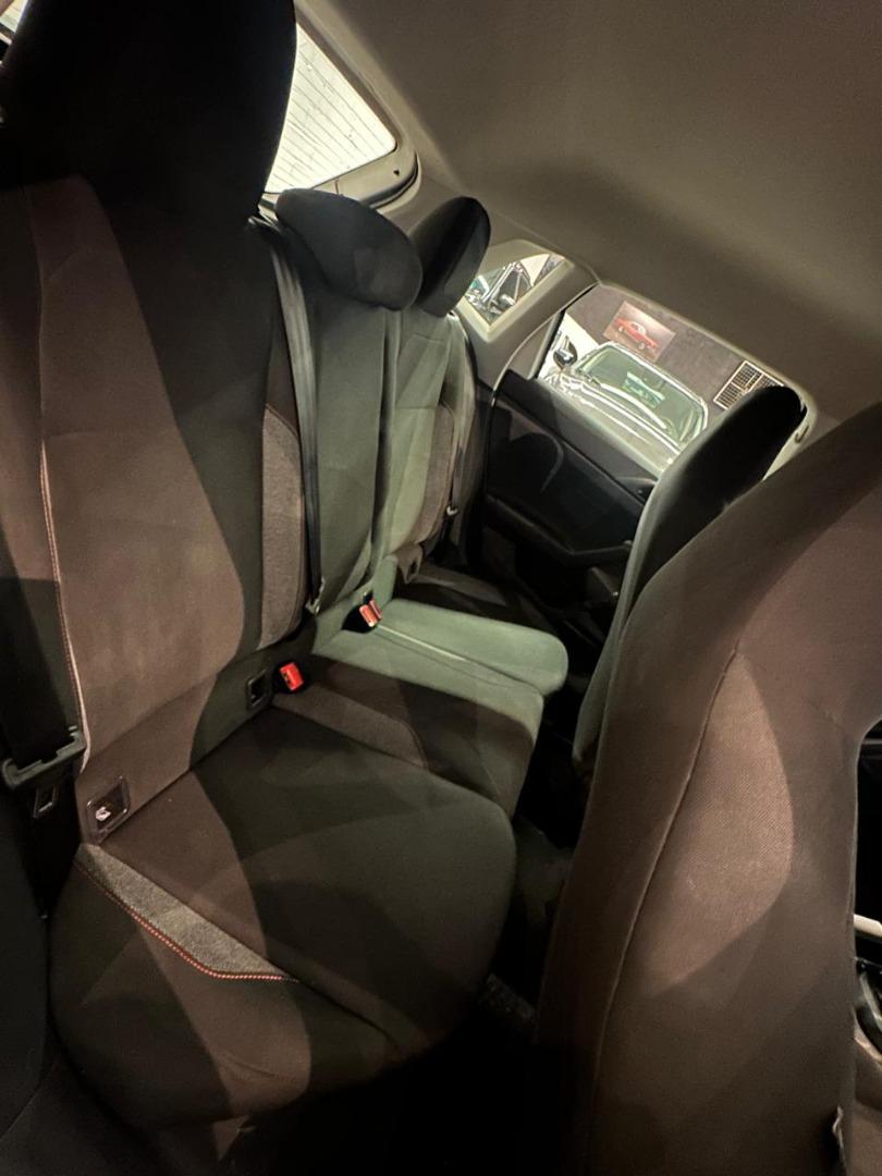 VOLKSWAGEN Polo Hatch - Foto