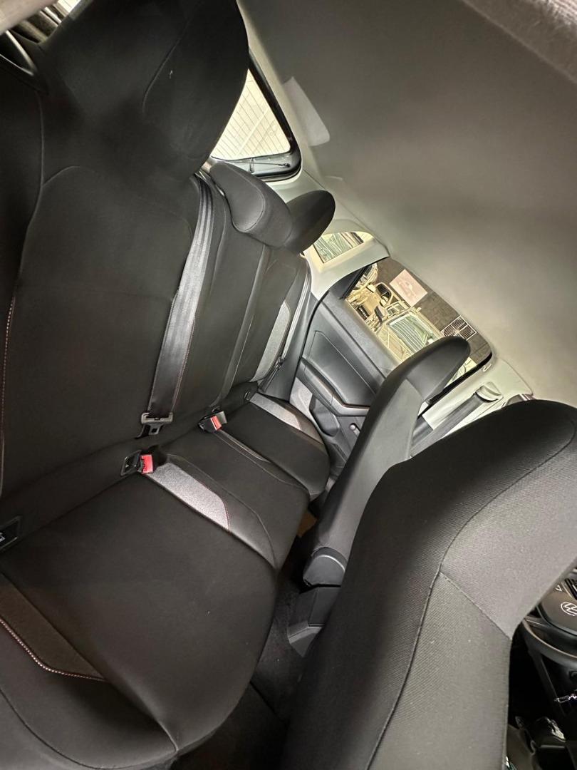 VOLKSWAGEN Polo Hatch - Foto