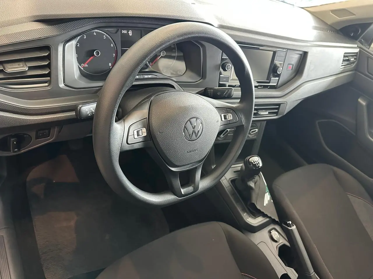 VOLKSWAGEN Polo Hatch - Foto