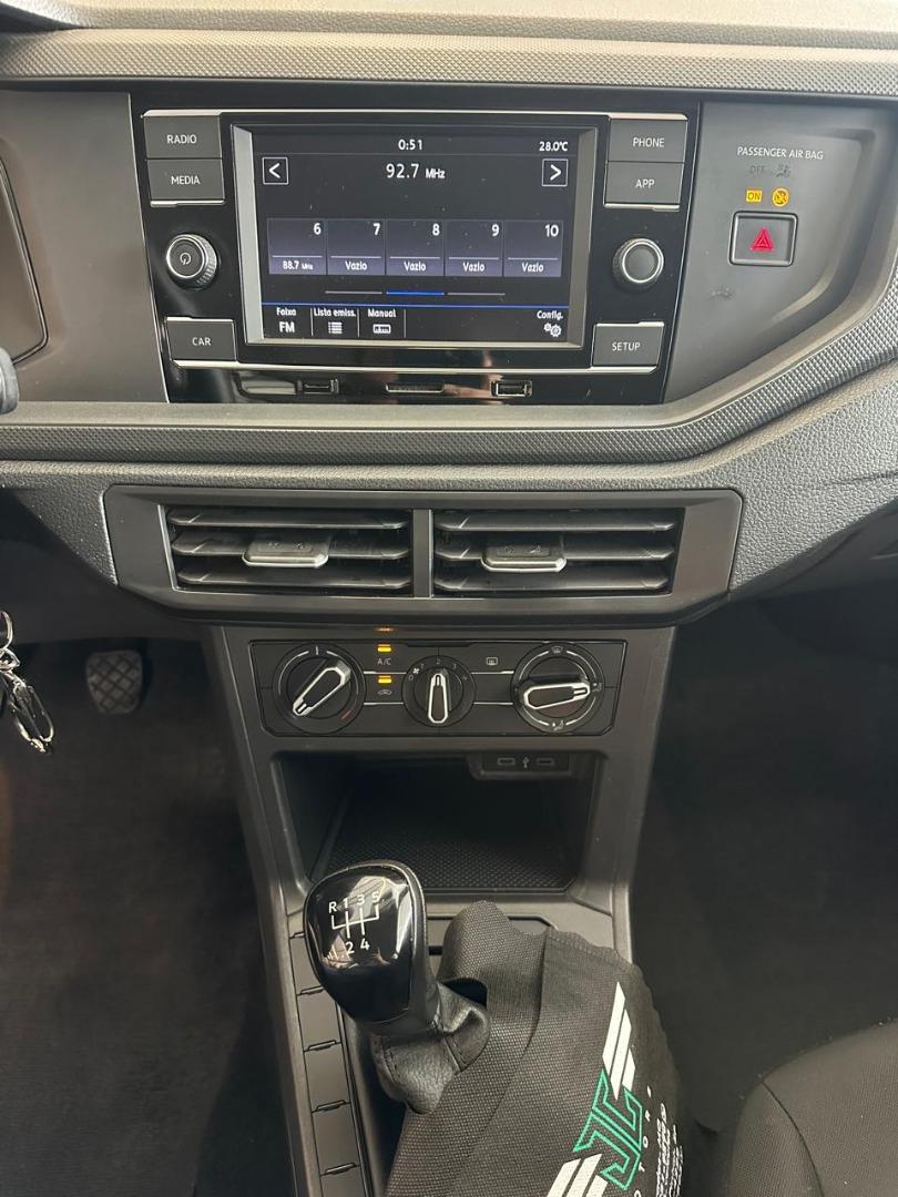 VOLKSWAGEN Polo Hatch - Foto